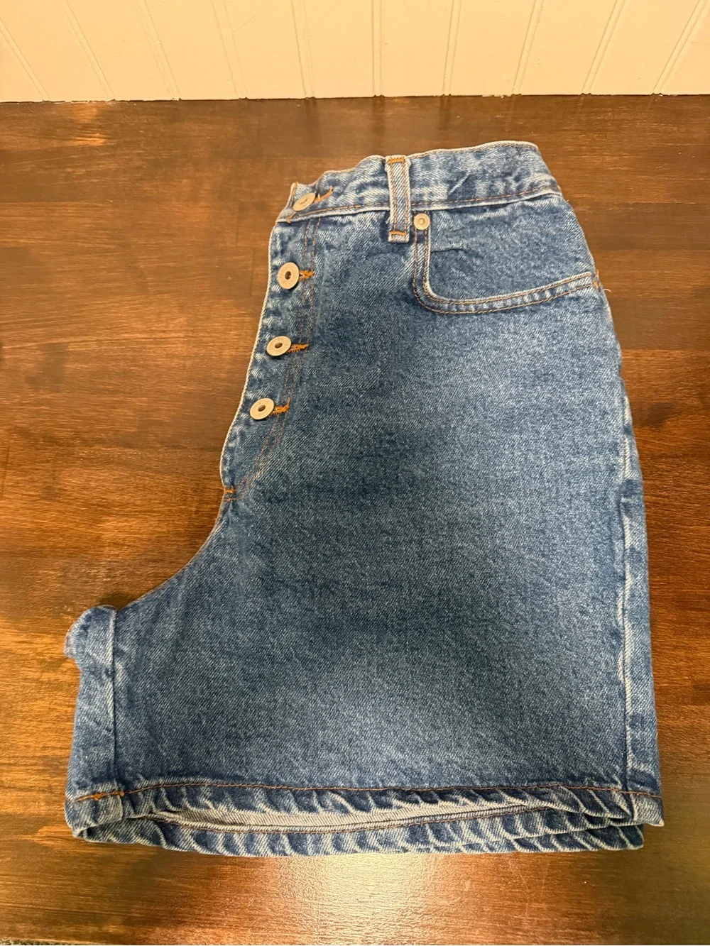 Vintage LA Blues shorts. Button up. High waist. Denim jean shorts - Picture 6 of 6
